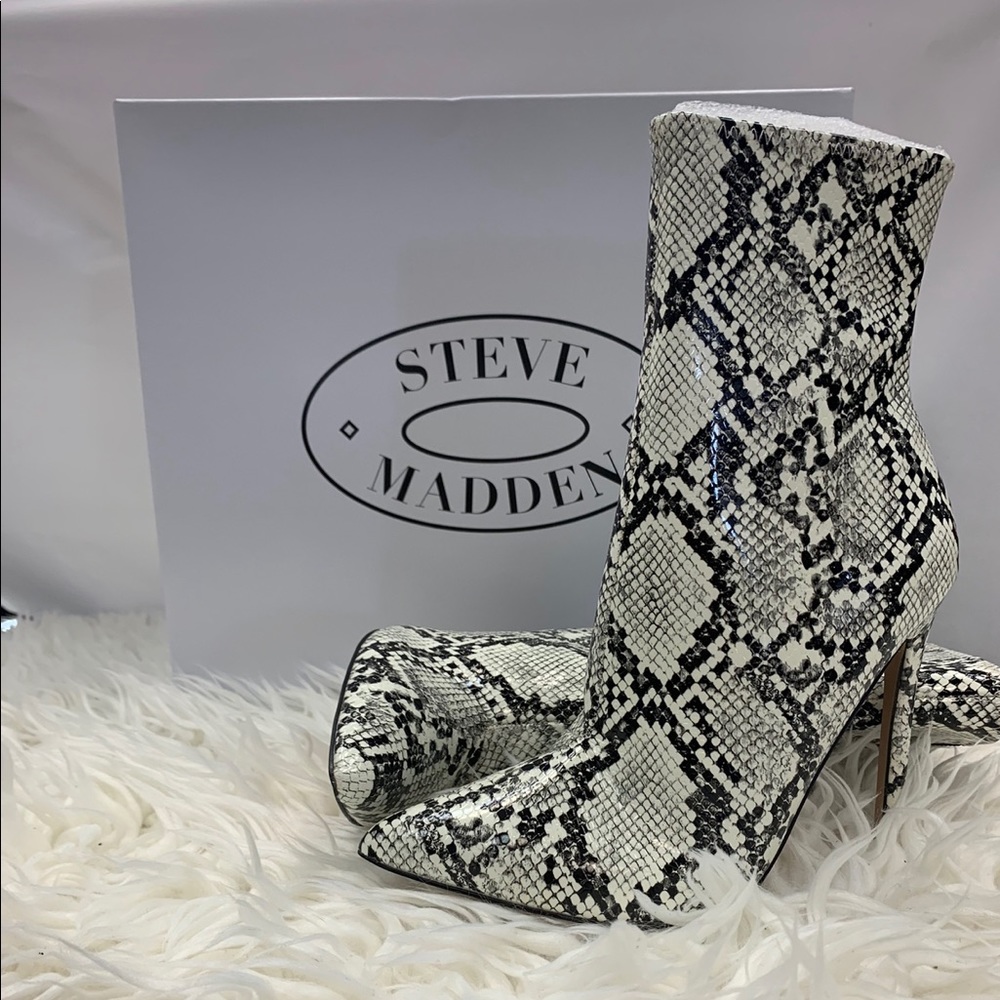Steve Madden snake boots